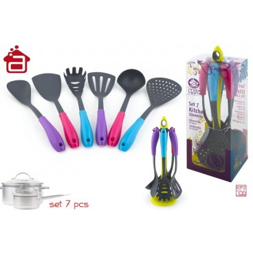 SET 7 USTENSILES CUISINE NYLON MANCHE PP 6 ASS ( 4 PIECES)